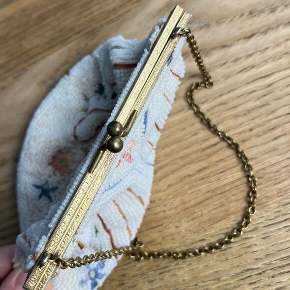 Antique 1920s French Micro Bead Embroidered Clam Shell Kiss Lock Art Deco Bag - Picture 5 of 8